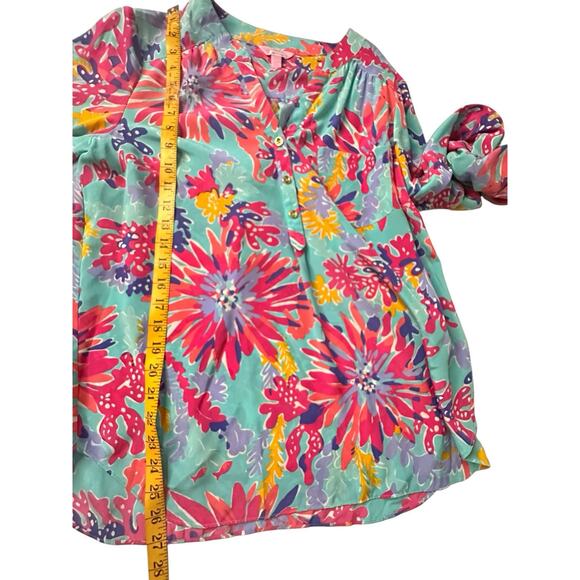 Lilly Pulitzer Delray Trippin & Sippin Silk Blouse Roll Tab Sleeve Resort wear L - Picture 6 of 16